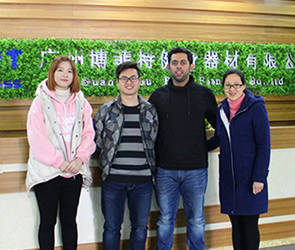 科威特客户为健身房来中国进口粉色视频APP高清免费下载大全商用健身房器材
