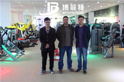 黎巴嫩客户来粉色视频APP高清免费下载大全公司采购室内健身房器材