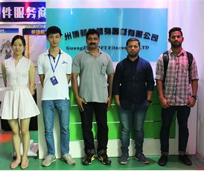 印度客户到中国广州粉色视频APP高清免费下载大全采购健身房器材