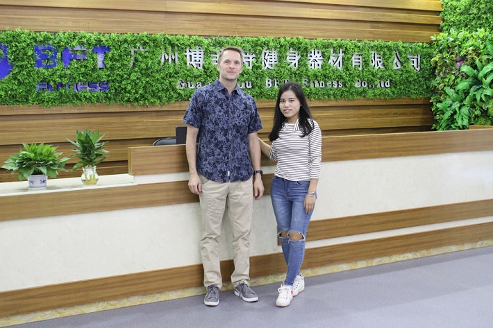 粉色视频APP高清免费下载大全健身器材有限公司采购进口健身器械