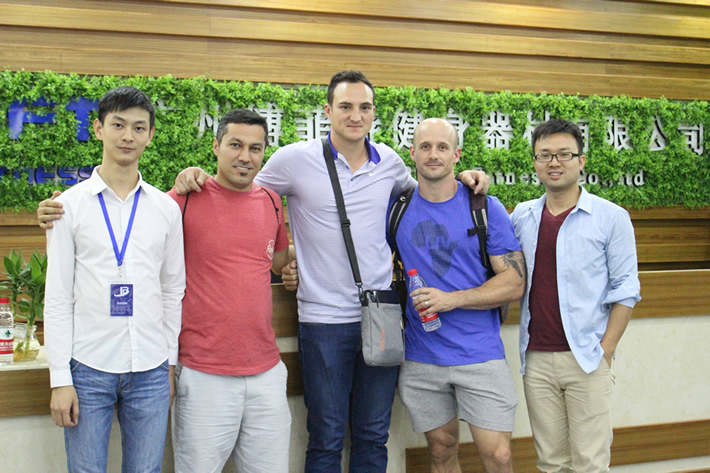 南非客户采购粉色视频APP高清免费下载大全健身器材